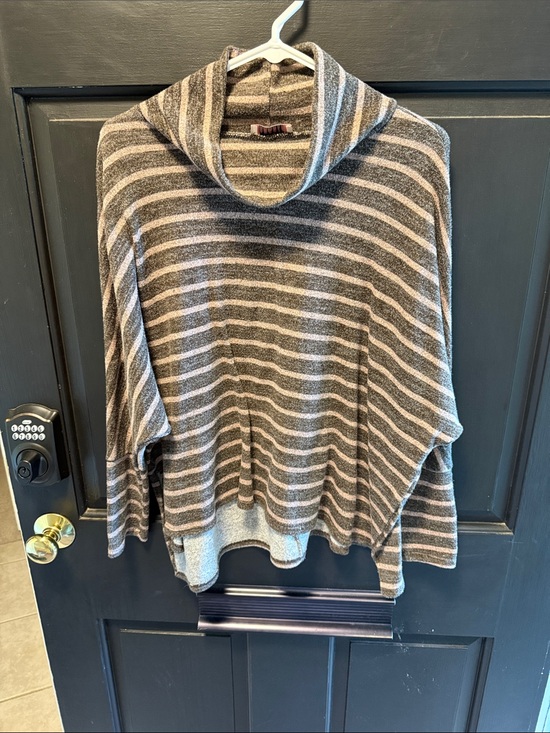 ANDREE BY UNIT Sweaters - ANDREE BY UNIT Striped Cowl Neck Sweater - Gray & Cream